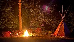 La hutte, le feu, le tipi